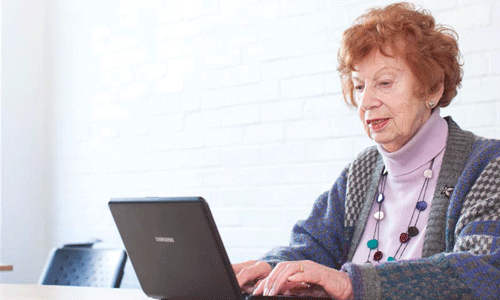 Lady on laptop